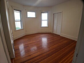 32 Juliette St, Unit 2 in Boston, MA - Foto de edificio - Building Photo