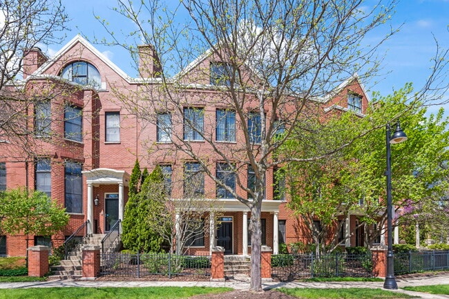 property at 1813 Admiral Ct