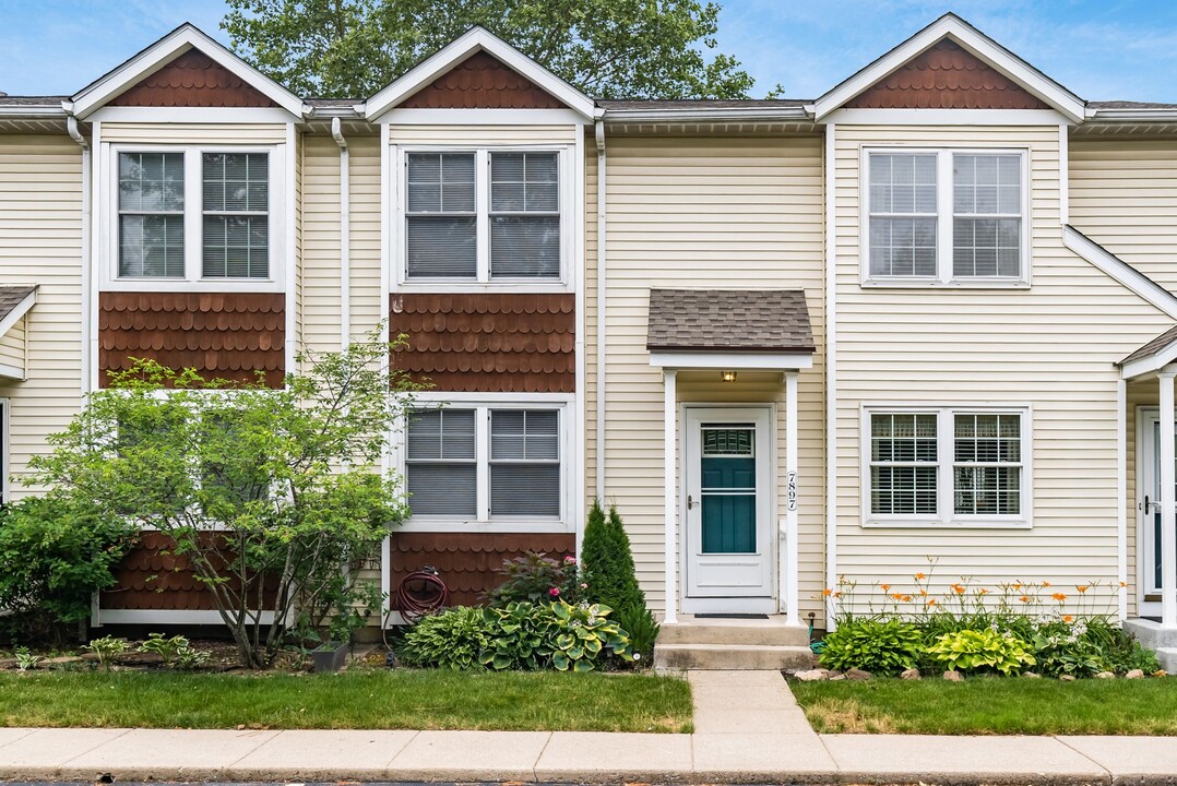 7897 Kirkby Ct, Unit 7897 in Worthington, OH - Building Photo
