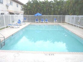 4950 Washington St, Unit 12-4 in Hollywood, FL - Building Photo