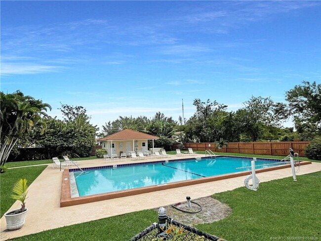 3900 SE County Line Rd in Jupiter, FL - Building Photo - Building Photo