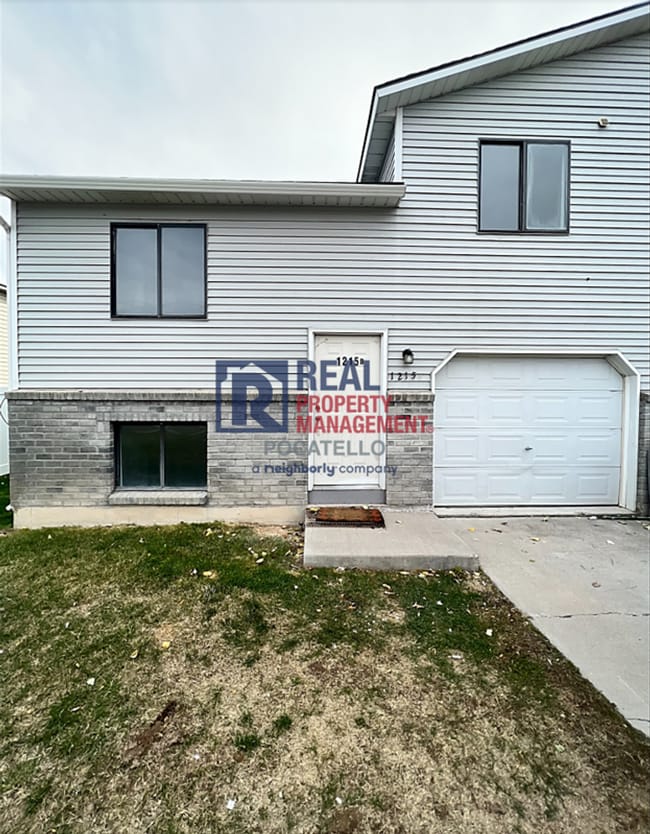 property at 1215 Cottage Ave