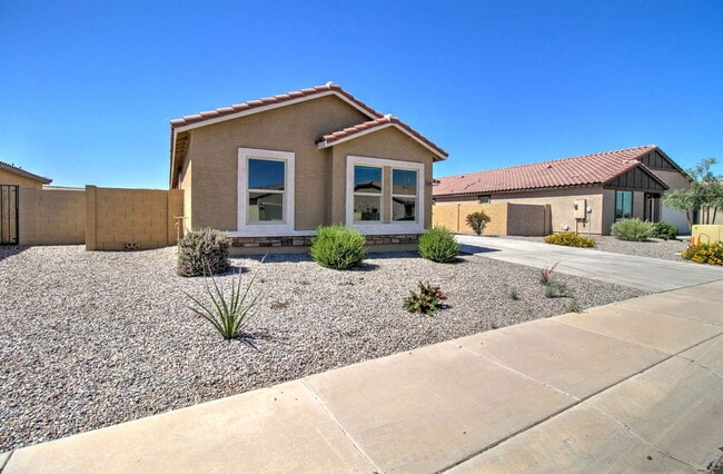 2028 E Velvet Pl in Casa Grande, AZ - Building Photo - Building Photo