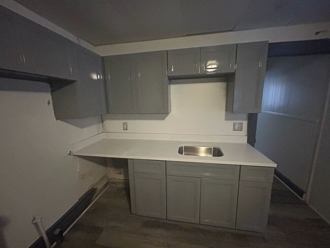 68 N 13th St in Harrisburg, PA - Foto de edificio - Building Photo