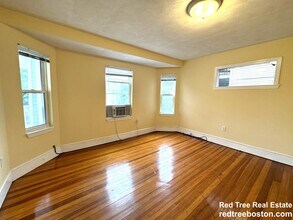 4057 Washington St, Unit 2 in Boston, MA - Building Photo - Building Photo