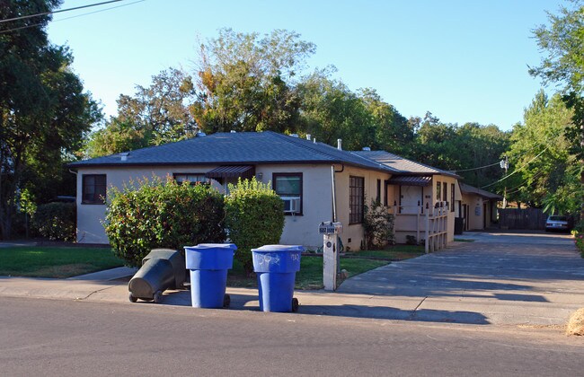 1500 1502, 1504 Los Robles Blvd in Sacramento, CA - Foto de edificio - Building Photo