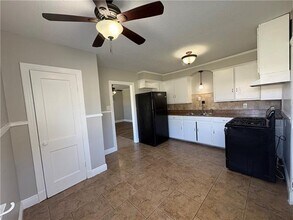 1010 Isbell St in Gretna, LA - Building Photo - Building Photo