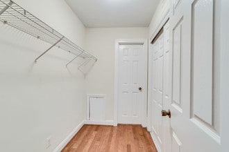 Mason Arms Apartments in Alexandria, VA - Building Photo - Building Photo