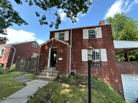 565 Kelso Rd in Pittsburgh, PA - Building Photo