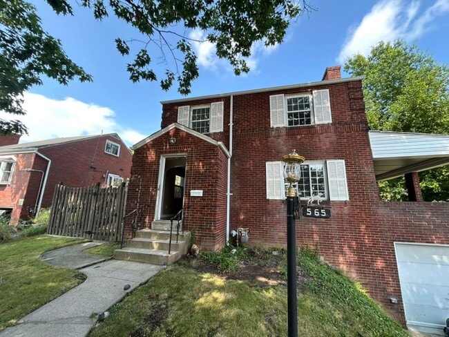 565 Kelso Rd