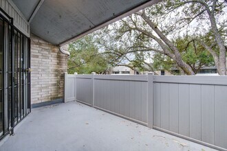 10729 Braes Bend Dr in Houston, TX - Building Photo - Building Photo