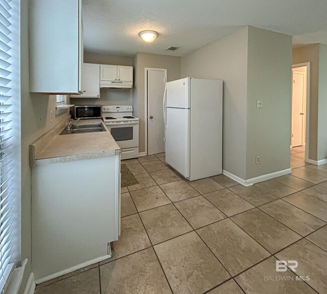 6410 Schoel Ln in Gulf Shores, AL - Building Photo - Building Photo