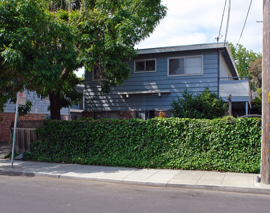 367 N Claremont St in San Mateo, CA - Building Photo