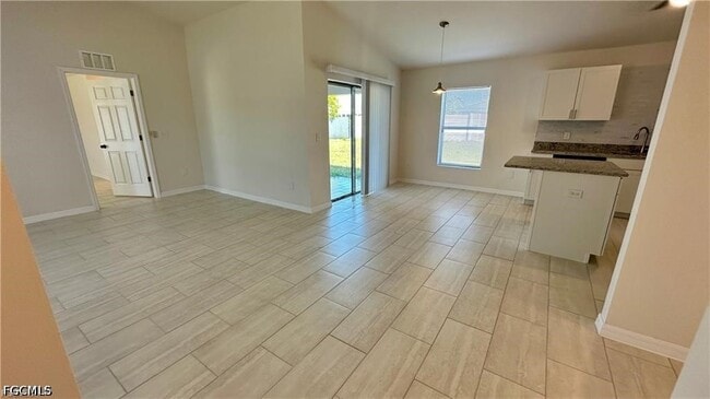 1105 NE 6th Pl