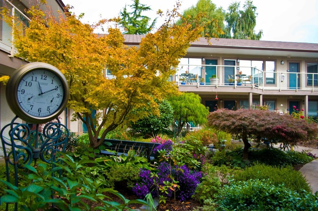 Concord Retirement Residence in White Rock, BC - Building Photo