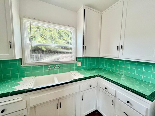 1828 Rowan St in San Diego, CA - Building Photo - Building Photo