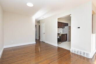 7041 N 15th St, Unit 314A in Philadelphia, PA - Foto de edificio - Building Photo