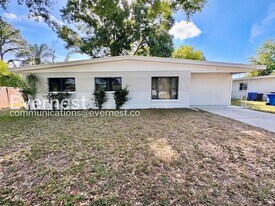 7121 Flounder Dr in Tampa, FL - Building Photo