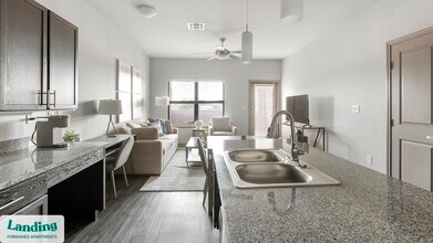 650 S Main St, Unit 1326 in Fort Worth, TX - Building Photo - Building Photo