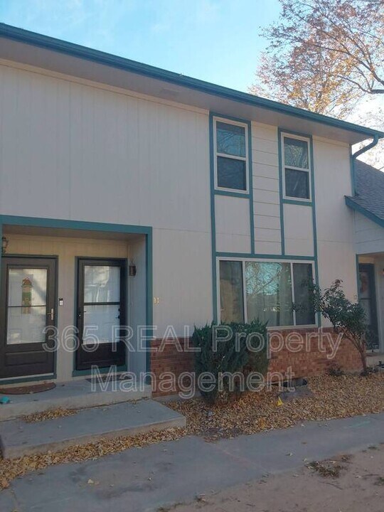 909 44th Ave Ct in Greeley, CO - Foto de edificio