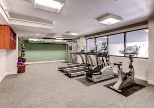 Avenue 8 at Mayfair in Denver, CO - Foto de edificio - Building Photo