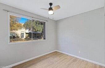 225 N Standage, Unit Downstairs Room in Mesa, AZ - Foto de edificio - Building Photo