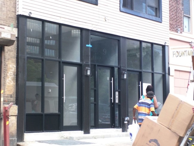 9 Marcus Garvey Blvd in Brooklyn, NY - Foto de edificio - Building Photo