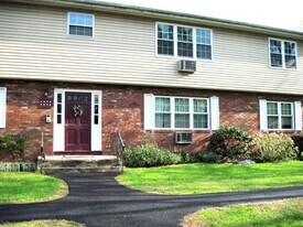 1079 Blue Hills Ave in Bloomfield, CT - Building Photo