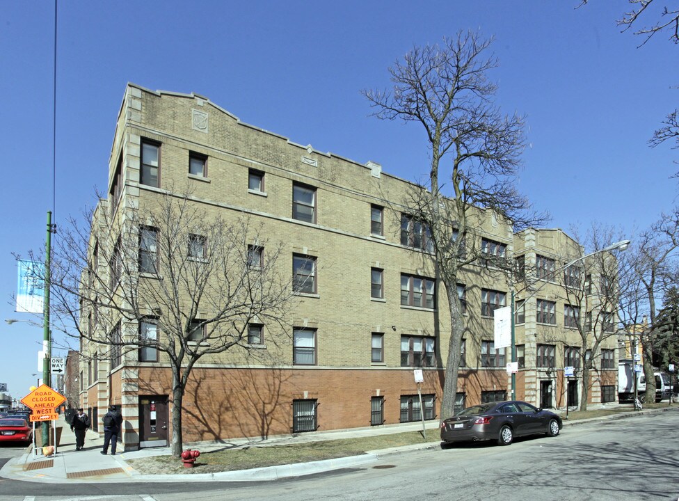 Diversey Square I Apartments in Chicago, IL - Building Photo