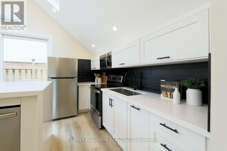 6 Luttrell Ave in Toronto, ON - Building Photo - Building Photo