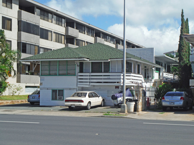 2606 Kapiolani Blvd in Honolulu, HI - Building Photo - Building Photo