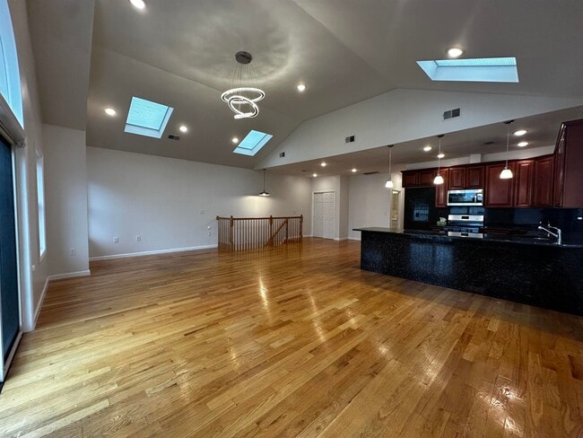 134 Bostwick Ave in Jersey City, NJ - Building Photo - Building Photo