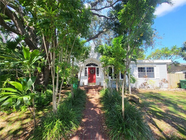38 SW 6th St in Dania Beach, FL - Building Photo - Building Photo