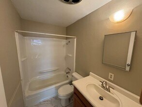 924 NW 24th St in Moore, OK - Building Photo - Building Photo