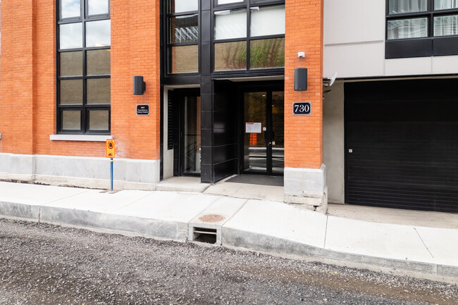 750 Rose-De-Lima Rue in Montréal, QC - Building Photo - Building Photo