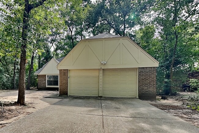 2 River Birch Ln