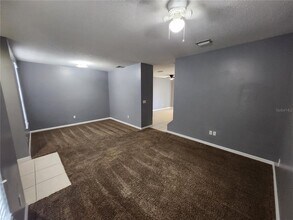 30136 Barnaby Ln in Zephyrhills, FL - Building Photo - Building Photo