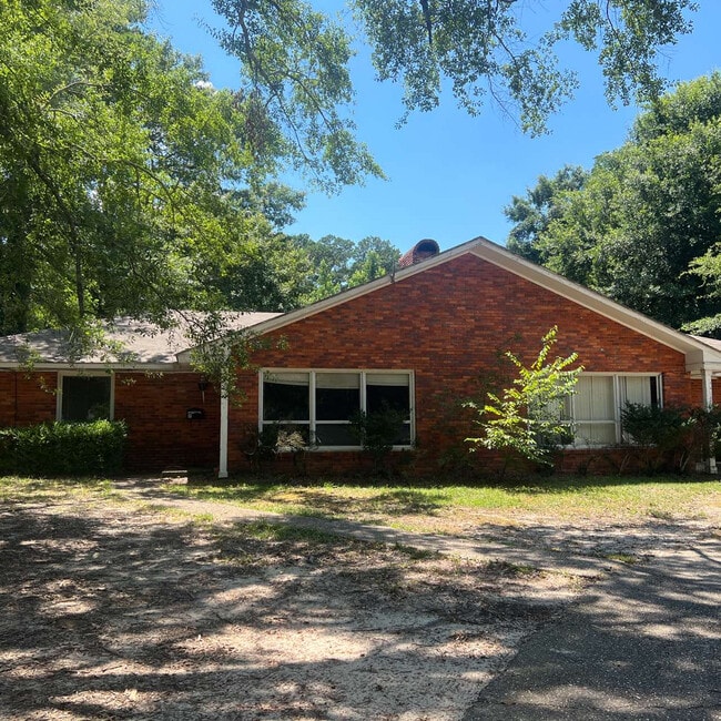 property at 918 Robert St