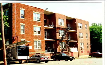 81 Whiting St in Lynn, MA - Foto de edificio - Building Photo