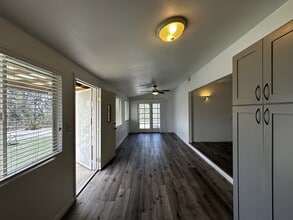 10374 Lake Summit Dr in Moreno Valley, CA - Building Photo - Building Photo