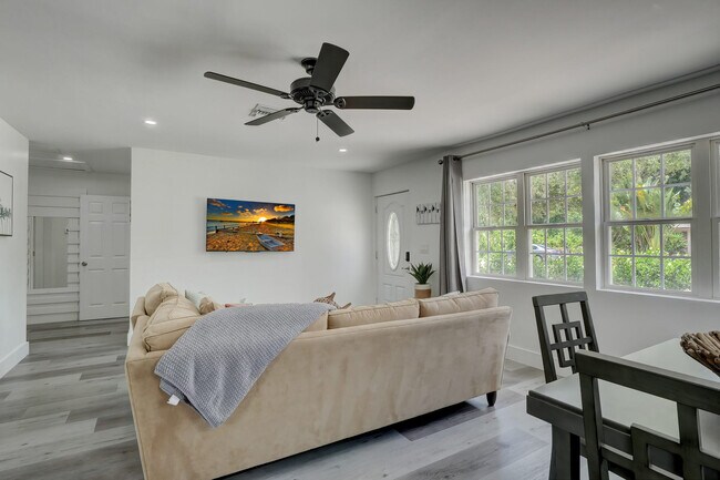 27250 Shriver Ave in Bonita Springs, FL - Building Photo - Building Photo