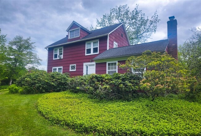property at 23 Hardscrabble Rd