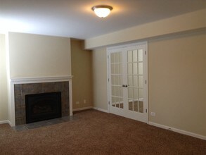 2235 Andrew Trail in Montgomery, IL - Foto de edificio - Building Photo