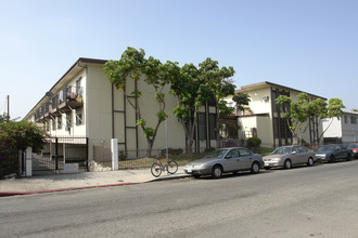 Camelot Apartments in Los Angeles, CA - Building Photo - Building Photo