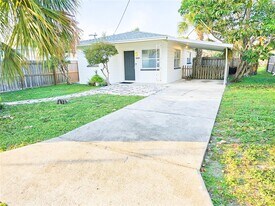 5608 18th Ave S in Gulfport, FL - Building Photo
