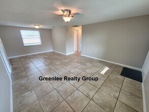 7335 Castanea Dr in Port Richey, FL - Building Photo - Building Photo