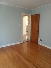 2724 W Gregory St, Unit 1 in Chicago, IL - Foto de edificio - Building Photo