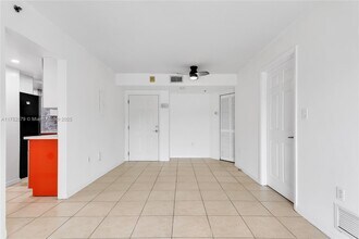 2415 NW 16th St Rd in Miami, FL - Building Photo - Building Photo