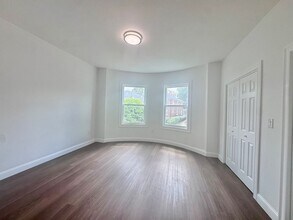 36 Brookledge St, Unit 2R in Boston, MA - Building Photo - Building Photo