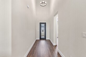 5702 Barkridge Dr in Granbury, TX - Building Photo - Building Photo